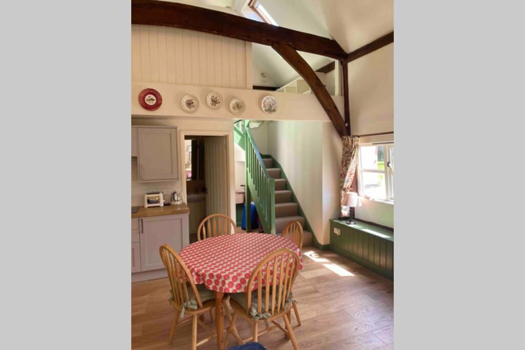 Depden Gorgeous Comfortable Barn With Huge Private Orchard In Quiet Suffolk Location מראה חיצוני תמונה