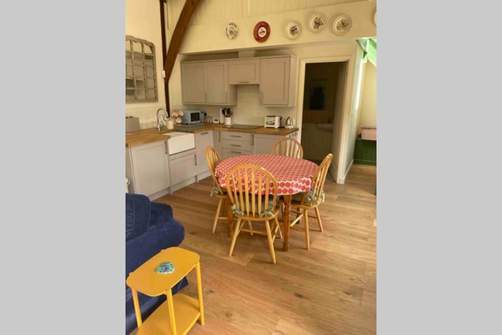 Depden Gorgeous Comfortable Barn With Huge Private Orchard In Quiet Suffolk Location מראה חיצוני תמונה